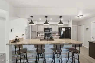 Photo #1: 6956540 Listing 