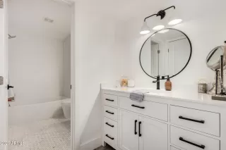 Photo #5: 6956700 Listing 