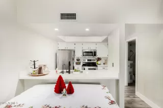 Photo #6: 6956700 Listing 