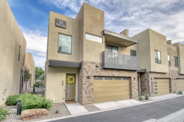 MLS: 6956760 Condo For Sale