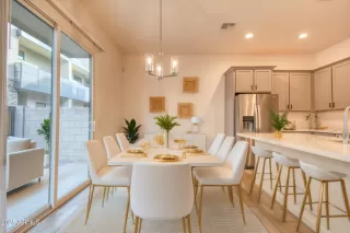 Photo #2: 6956760 Listing 