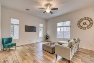 Photo #5: 6956760 Listing 