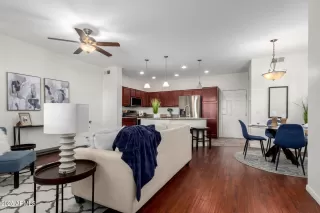 Photo #2: 6956822 Listing