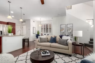 Photo #5: 6956822 Listing