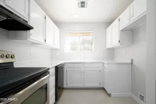 Photo #2: 6956835 Listing