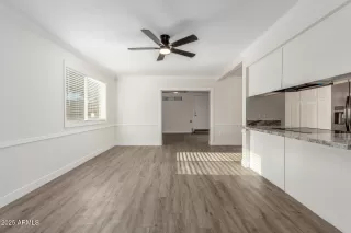 Photo #5: 6957139 Listing