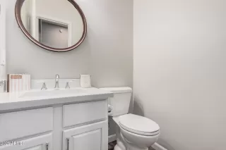 Photo #5: 6957180 Listing