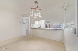 Photo #5: 6957291 Listing