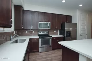 Photo #4: 6957505 Listing