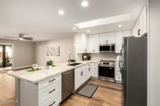 Photo #5: 6957558 Listing