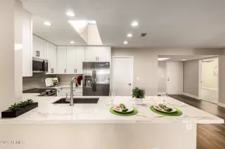 Photo #6: 6957558 Listing