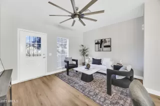 Photo #5: 6957568 Listing