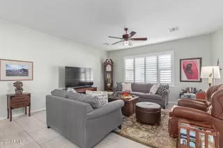 Photo #5: 6957660 Listing