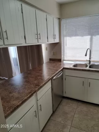 Photo #3: 6957925 Listing