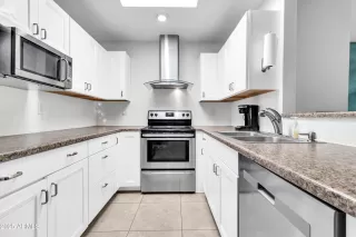 Photo #3: 6958139 Listing 