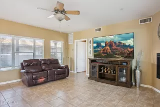 Photo #6: 6958314 Listing