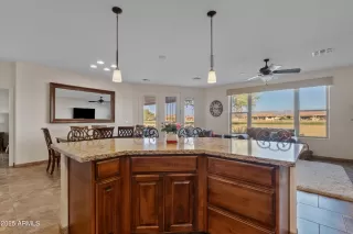 Photo #5: 6958318 Listing 