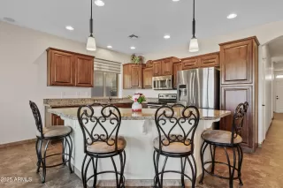 Photo #6: 6958318 Listing 