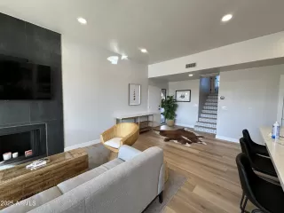 Photo #4: 6958380 Listing