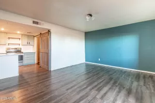 Photo #2: 6958401 Listing