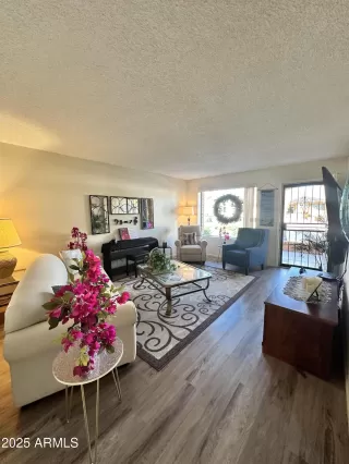 Photo #4: 6958512 Listing 