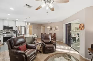 Photo #6: 6958512 Listing 