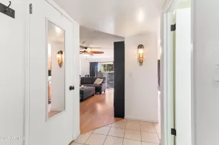 Photo #4: 6958597 Listing