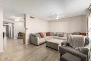 Photo #5: 6958649 Listing