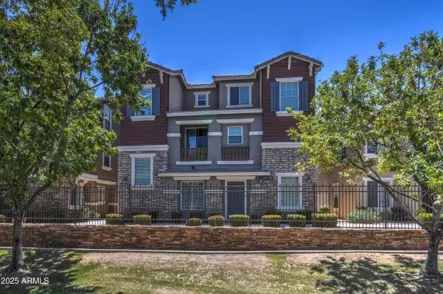 MLS: 6958687 Condo For Sale