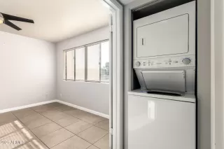 Photo #6: 6958939 Listing