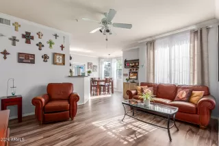 Photo #2: 6958959 Listing