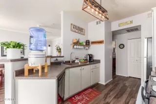 Photo #5: 6958959 Listing