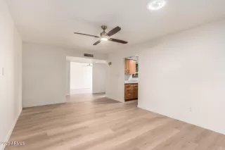 Photo #6: 6959151 Listing