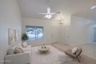 Photo #5: 6959578 Listing 