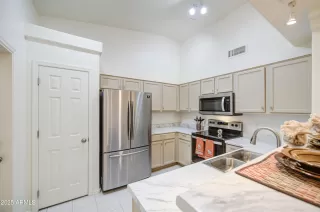 Photo #6: 6959578 Listing 