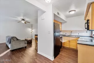 Photo #4: 6960001 Listing