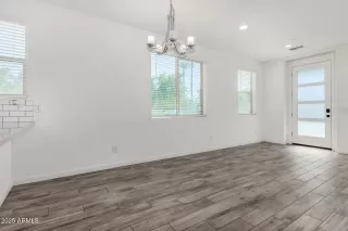 Photo #5: 6960024 Listing 