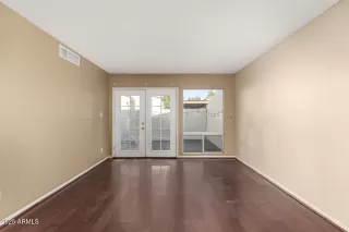 Photo #6: 6960106 Listing 