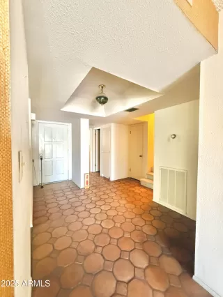 Photo #2: 6960112 Listing 