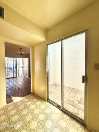 Photo #6: 6960112 Listing 