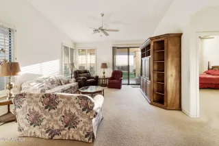 Photo #5: 6960163 Listing 