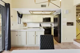 Photo #6: 6960678 Listing 