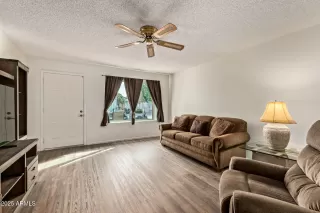 Photo #4: 6961221 Listing