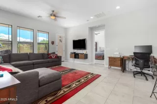 Photo #4: 6961418 Listing 