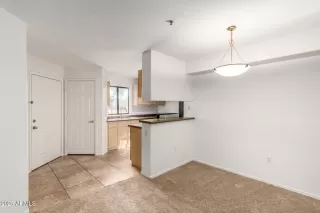 Photo #6: 6961466 Listing 