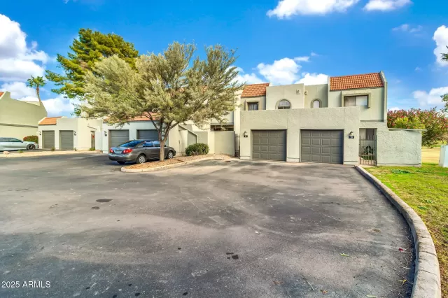 MLS: 6961759 Condo For Sale