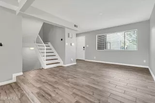 Photo #5: 6961759 Listing 