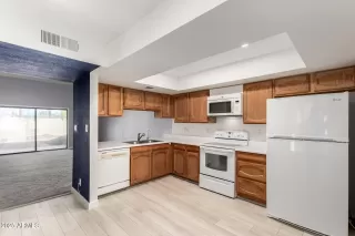 Photo #3: 6961818 Listing