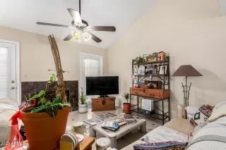 Photo #4: 6961972 Listing