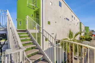 Photo #4: 6962025 Listing